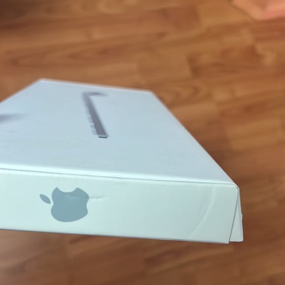 APPLE  Wireless Keyboard MC184LL/B - Picture 6 of 11